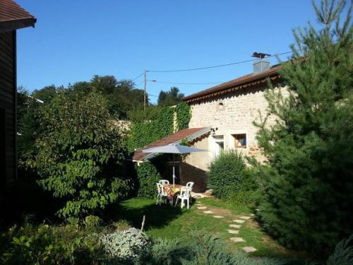 Charmant Gîte avec Jardin aux Portes d'Épinal, Idéal Couples ou Séjours Pro, Proche Commerces et Nature - FR-1-589-278