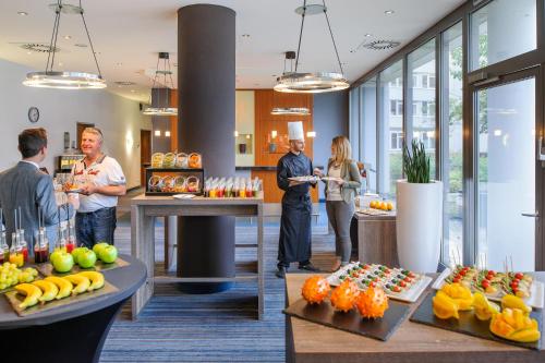 Makanan di atau berdekatan hotel