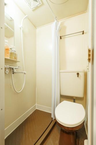 4min to Shin-Okubo Walk to Shinjuku 2 Double Beds Rm206