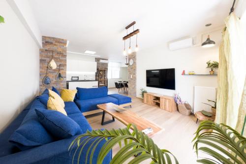 Three Bedroom Stylish Apt next to Acropolis