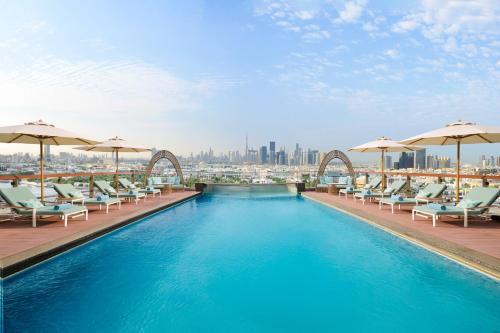 Mövenpick Dubai Creek — Swimming pool