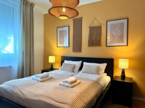 Great Forest, Free Parking - Rest & Nest Chic