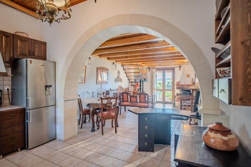 Traditional Art House Armenoi