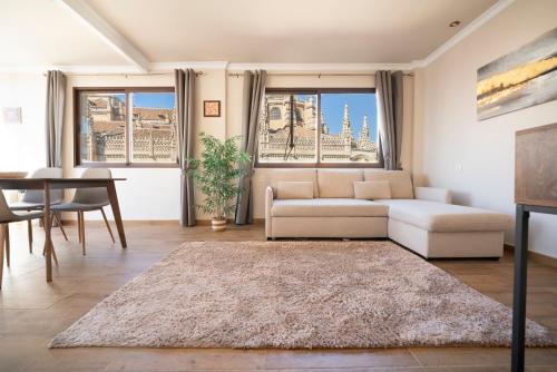 Ático con terraza y vistas únicas a la Catedral pleno centro de Granada