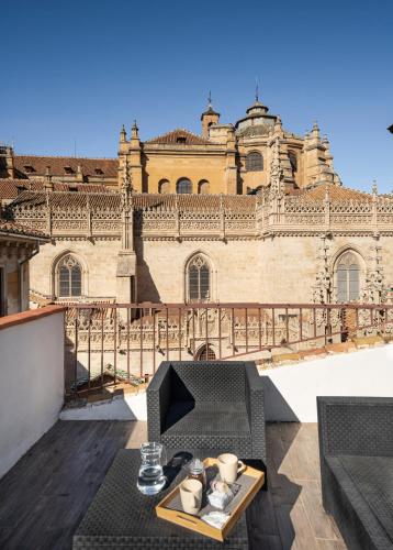 Ático con terraza y vistas únicas a la Catedral pleno centro de Granada