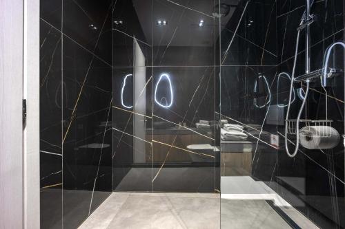 Generous Studio Syntagma l Worn Building Entrance