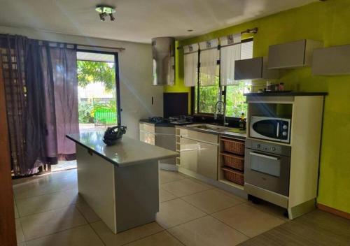 Dapur atau dapur kecil di Fare Mape