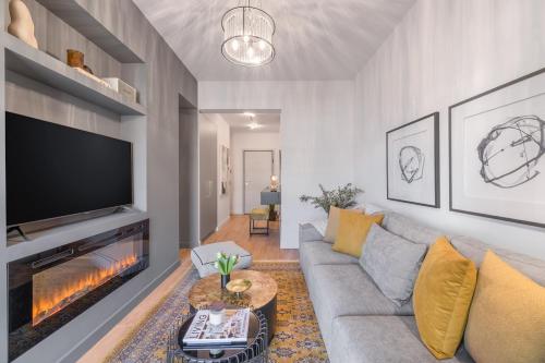 50 Shades of Athens, Kingsize Suite with Jacuzzi!