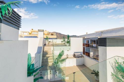 Casa Paseo - new apt with sea views from terrace