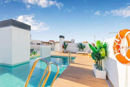 Casa Paseo - new apt with sea views from terrace