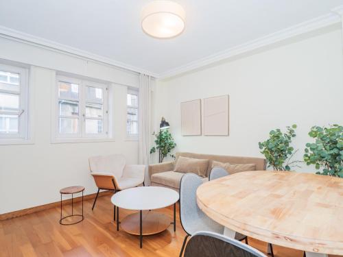 YBH Lopez de Neira 42, 3