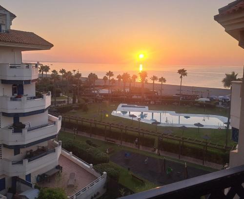 Primera línea de playa con acceso directo a la playa y vistas al mar