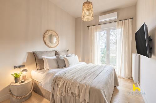 Sun-Kissed Boho Haven with Whirlpool Bliss & Patio