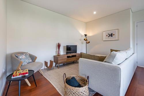 Nomad's Lux - 2bdr & Parking Flores Square Porto