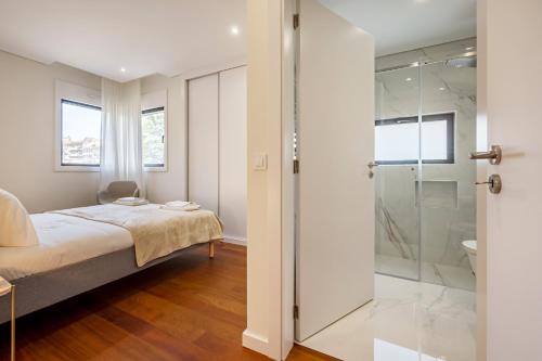 Nomad's Lux - 2bdr & Parking Flores Square Porto