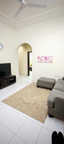 Cozy 2 Bedroom Apartment next to garden