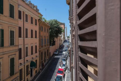 SPANISH STEPS VERSACE STYLE APARTMENT with JACUZZI