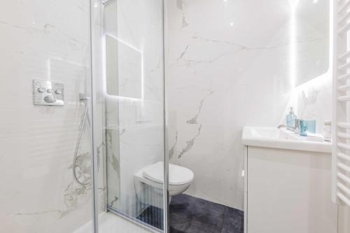 Chic Apartment in Paris Ideally Located for 6P