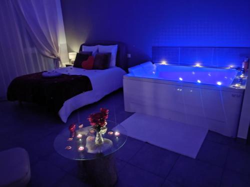 La chambre des tentations , love room avec jacuzzi