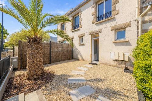 ATLAS beautiful 2-Bed Apartment near the Sea