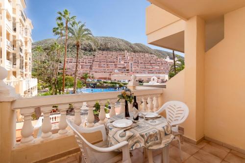 Tranquil Studio Apartment Castle Harbour