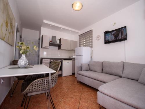 Apartment Marina-6 by Interhome