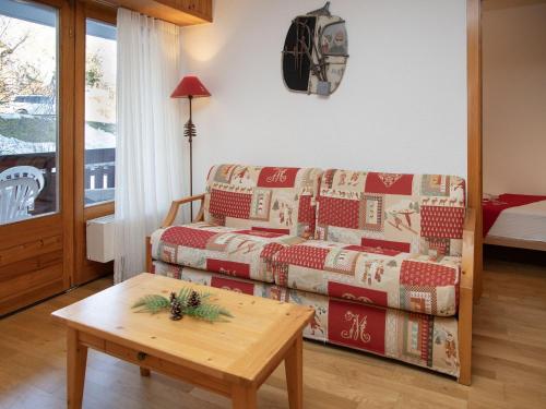 Apartment Eaux-Vives 205 by Interhome