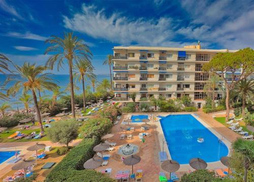 Skol 205A Studio with sea and pool views