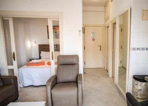 Skol 205A Studio with sea and pool views