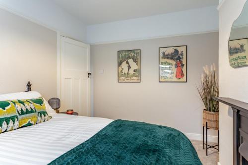 Foto Recently Renovated Private Parking 1