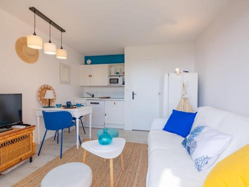 Studio Les Coteaux de la Nartelle-34 by Interhome