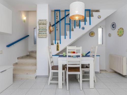 Holiday Home Leonor by Interhome