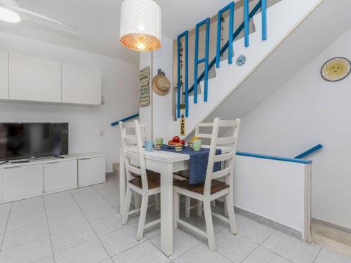 Holiday Home Leonor by Interhome