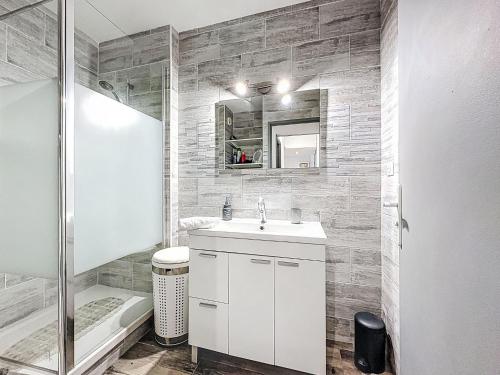 Apartment Les Marines de L'Airan by Interhome