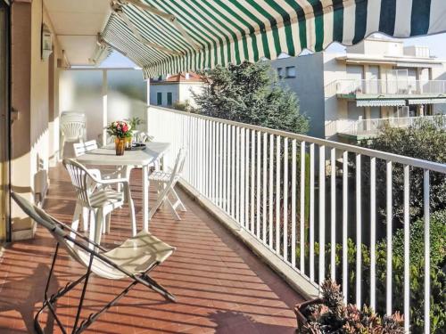 Apartment Les Jardins de l'Ermitage by Interhome