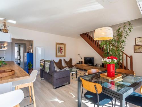 Apartment Port de la Gavine I-5 by Interhome