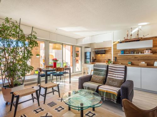 Apartment Port de la Gavine I-5 by Interhome