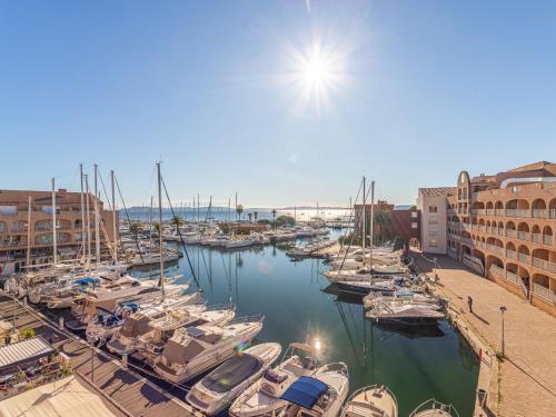 Apartment Port de la Gavine I-5 by Interhome
