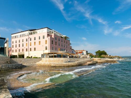 Apartment Aparthotel Rotonda Inn-1 by Interhome