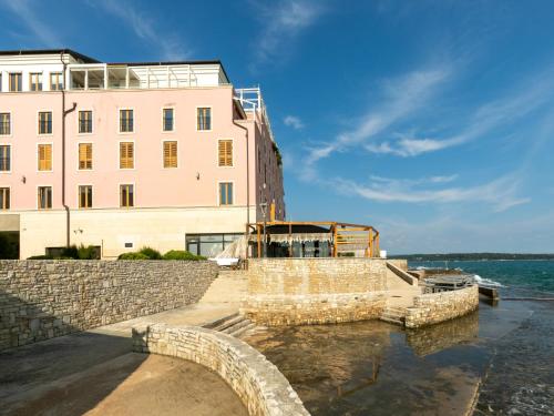 Apartment Aparthotel Rotonda Inn-1 by Interhome