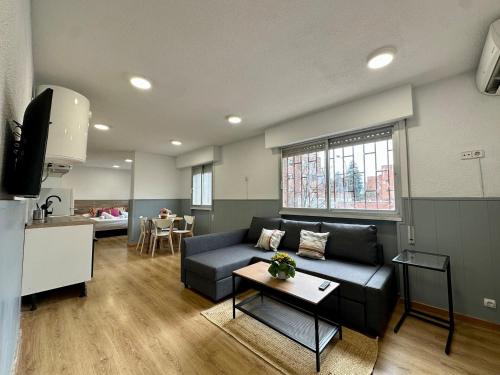 Spacious and bright 1 bedroom apartment