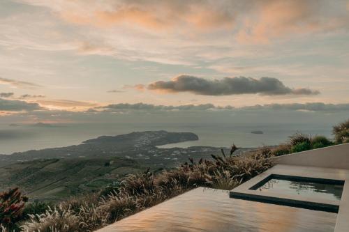 Santorini Sky, Luxury Resort