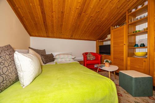 Family Apartments Vesna- 100 m Beach -Center Crikvenica