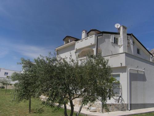 Aventura Baska I apartments for relaxing holidays