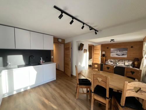 Appartement cosy à Châtel avec balcon, 3 chambres, wifi, garage