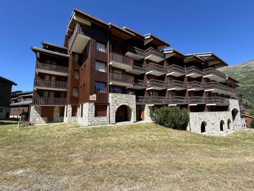 Appartement skis aux pieds avec balcon à Méribel
