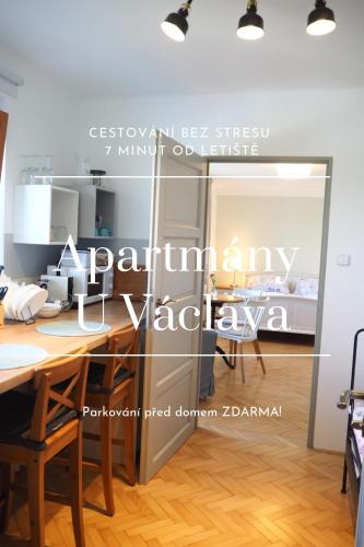 Apartmány U Václava - 7 minut od letiště Václava Havla - parkování zdarma