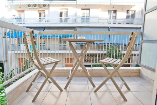 Steps from History Thissio 2BR Spotless Apt