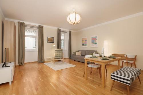 Crown apartments! Cozy modern apartment near Naschmarkt
