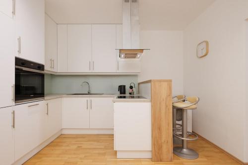 Crown apartments! Cozy modern apartment near Naschmarkt